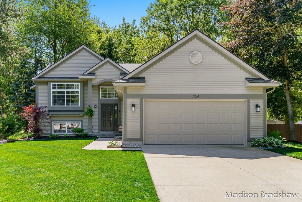 7154 Timbercreek Drive, Allendale Twp, MI 49401