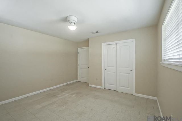 233 Gloria Dr, Baton Rouge, LA 70819