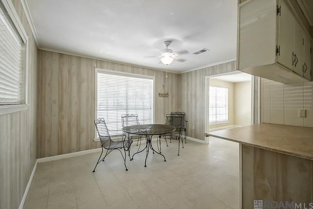 233 Gloria Dr, Baton Rouge, LA 70819