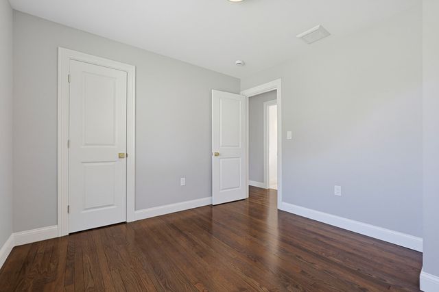7 Hamilton St, Framingham, MA 01701