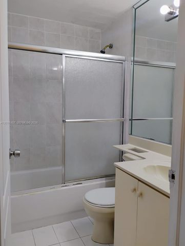 17415 NW 75th Pl 103, Hialeah, FL 33015