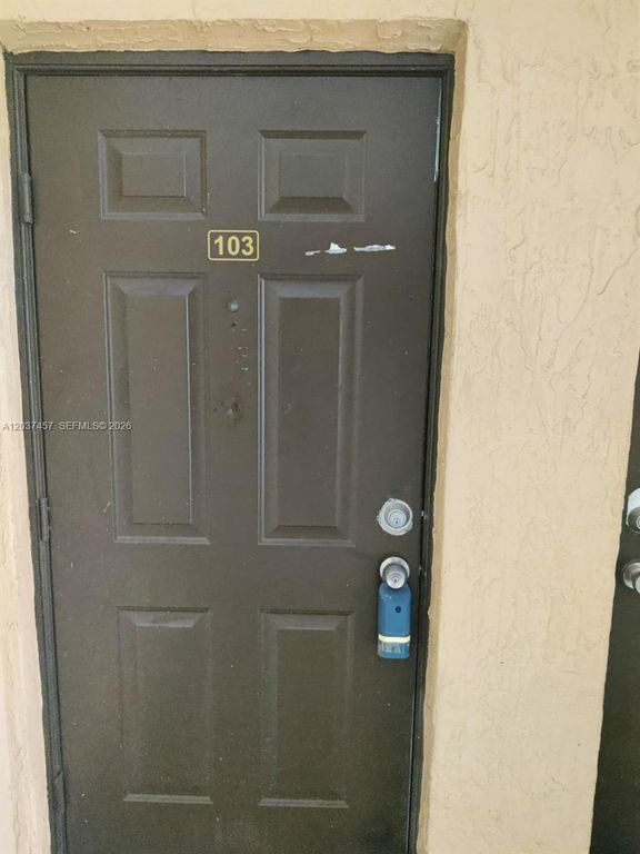 17415 NW 75th Pl 103, Hialeah, FL 33015