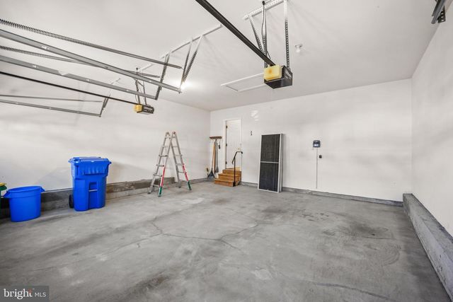 8 CASSIN HILL RD, Garnet Valley, PA 19060