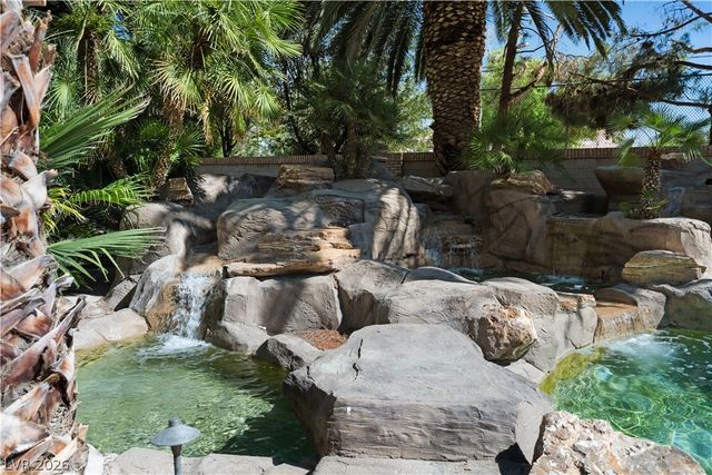 3687 Happy Lane, Las Vegas, NV 89120