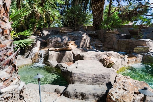 3687 Happy Lane, Las Vegas, NV 89120