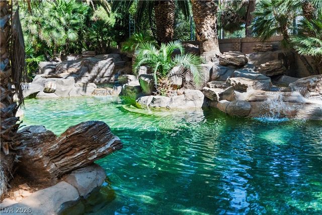 3687 Happy Lane, Las Vegas, NV 89120