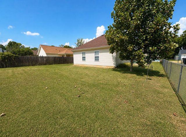 551 Albion Cir, Gallatin, TN 37066