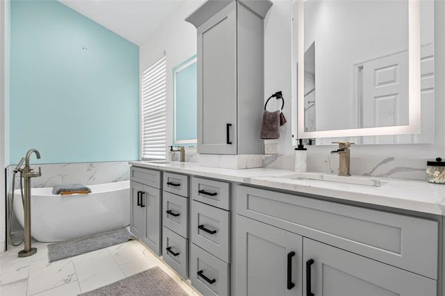 12321 GLENFIELD AVENUE, Tampa, FL 33626