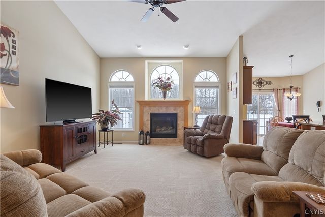 8494 Wayfarer Drive, Cicero, NY 13039