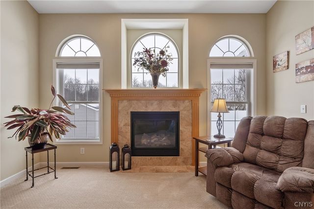 8494 Wayfarer Drive, Cicero, NY 13039