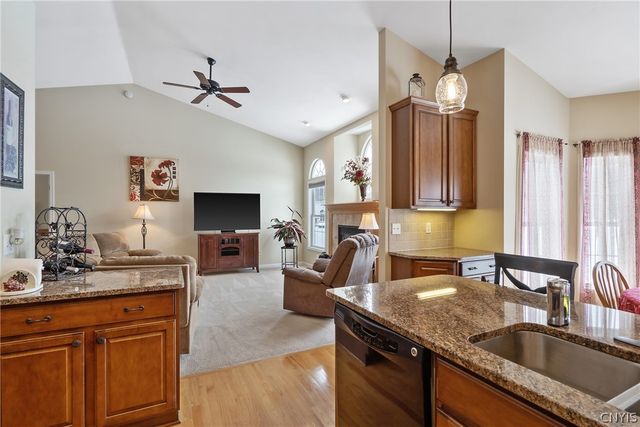 8494 Wayfarer Drive, Cicero, NY 13039