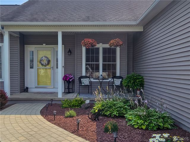 8494 Wayfarer Drive, Cicero, NY 13039