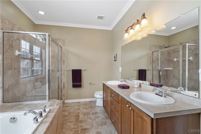 8494 Wayfarer Drive, Cicero, NY 13039