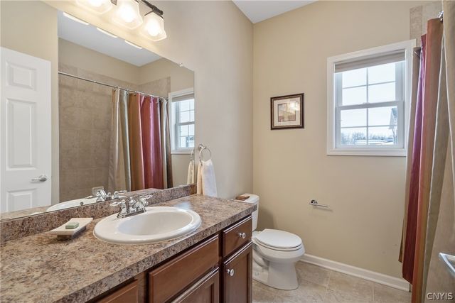 8494 Wayfarer Drive, Cicero, NY 13039