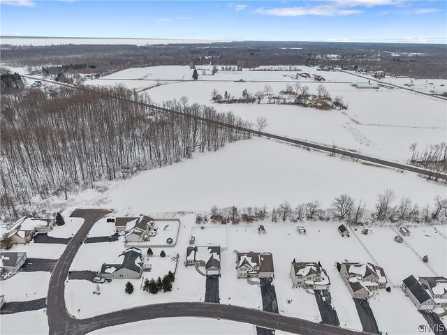 8494 Wayfarer Drive, Cicero, NY 13039