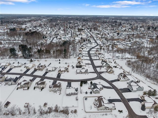 8494 Wayfarer Drive, Cicero, NY 13039