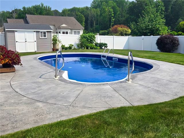 8494 Wayfarer Drive, Cicero, NY 13039