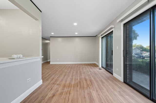 630 Cumberland Trail AA1, Roselle, IL 60172