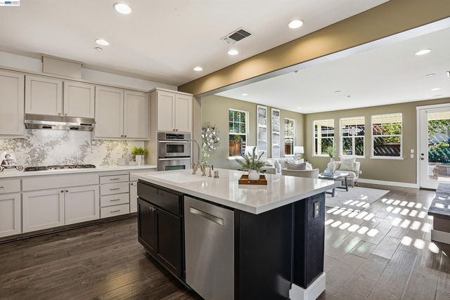 2785 Decker Ln, Livermore, CA 94550