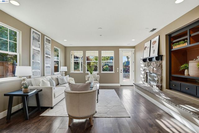 2785 Decker Ln, Livermore, CA 94550