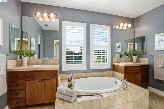 2785 Decker Ln, Livermore, CA 94550