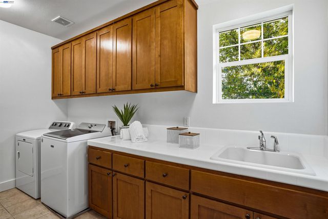 2785 Decker Ln, Livermore, CA 94550