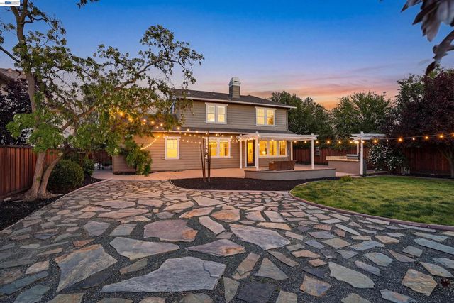 2785 Decker Ln, Livermore, CA 94550