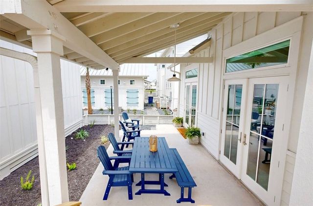 673 Center Square South S 17, Port Aransas, TX 78373