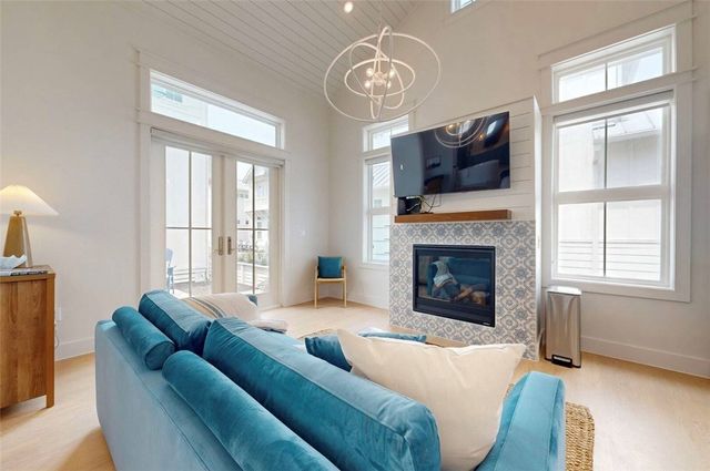 673 Center Square South S 17, Port Aransas, TX 78373
