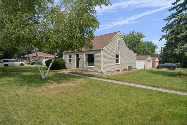 8841 Nicollet Avenue S, Bloomington, MN 55420