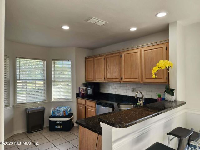 7747 LYNCHBURG Court E, Jacksonville, FL 32277