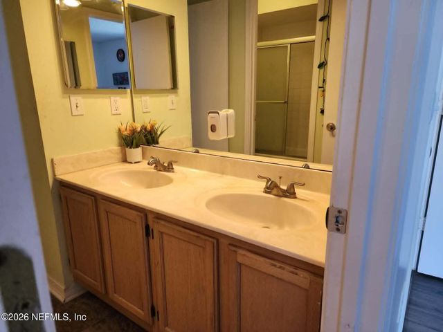 7747 LYNCHBURG Court E, Jacksonville, FL 32277