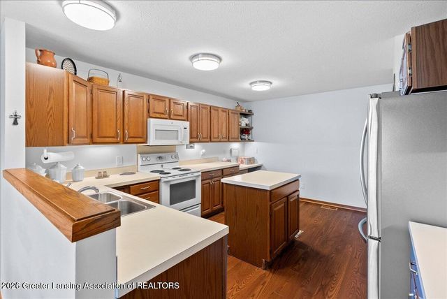 5283 E Hidden Lake Drive 47, East Lansing, MI 48823