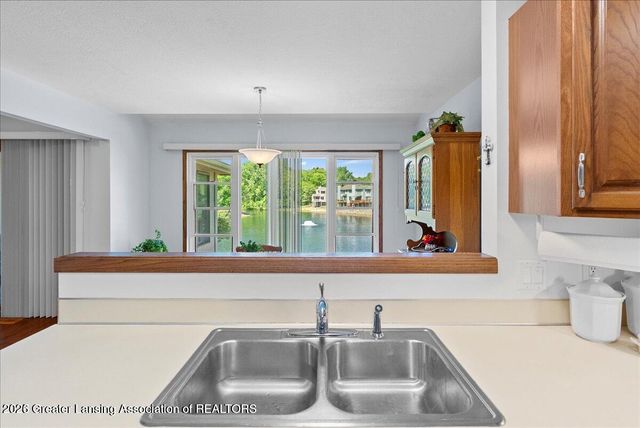 5283 E Hidden Lake Drive 47, East Lansing, MI 48823