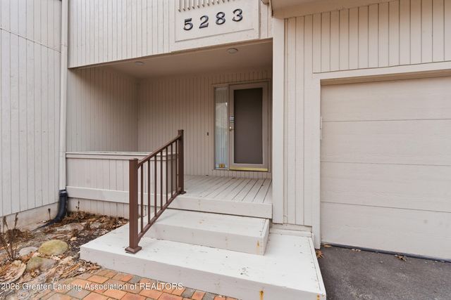 5283 E Hidden Lake Drive 47, East Lansing, MI 48823
