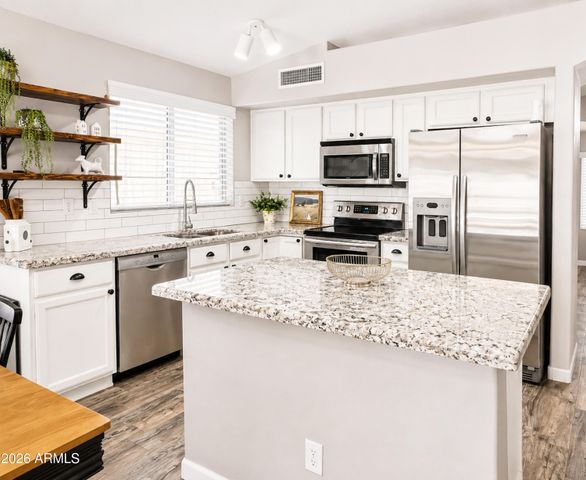 6190 W PONTIAC Drive, Glendale, AZ 85308