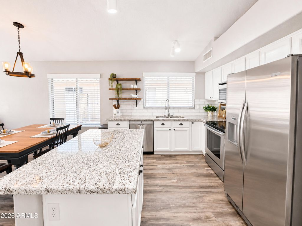 6190 W PONTIAC Drive, Glendale, AZ 85308