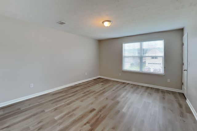 1107 Selous Dr, Murfreesboro, TN 37128