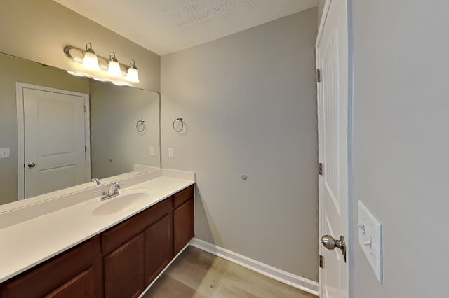 1107 Selous Dr, Murfreesboro, TN 37128