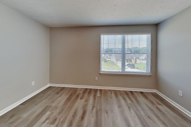 1107 Selous Dr, Murfreesboro, TN 37128