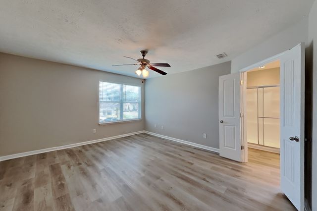 1107 Selous Dr, Murfreesboro, TN 37128