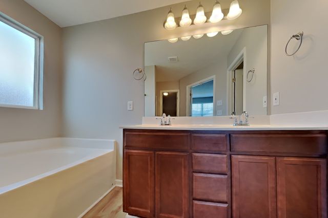 1107 Selous Dr, Murfreesboro, TN 37128
