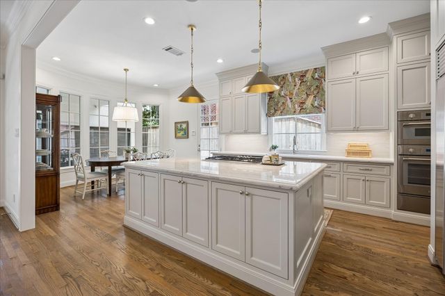 3780 Carlon Street, Southside Place, TX 77005