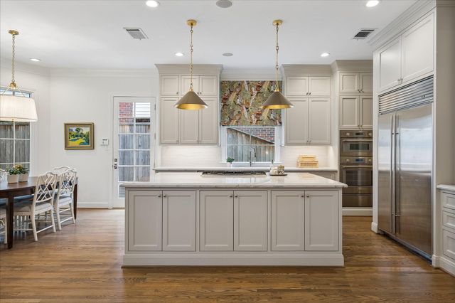 3780 Carlon Street, Southside Place, TX 77005