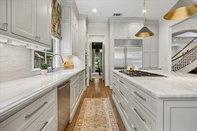 3780 Carlon Street, Southside Place, TX 77005