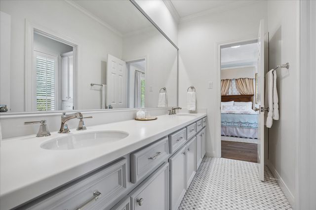 3780 Carlon Street, Southside Place, TX 77005