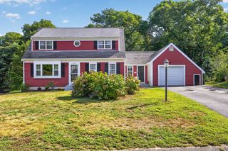 115 Dove Hill Rd, Falmouth, MA 02556