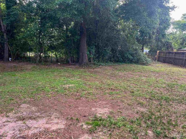 6255 Memphis Ave, Pensacola, FL 32526