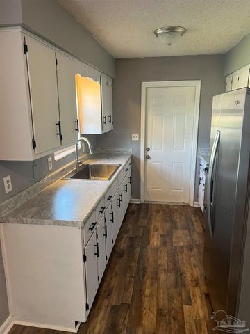 6255 Memphis Ave, Pensacola, FL 32526