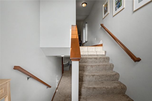 177 N Park Ridge Road, North Liberty, IA 52317